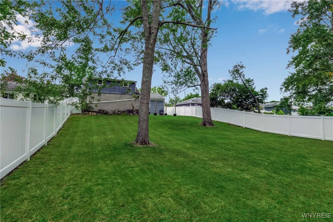 152 Burmon Drive, Orchard Park, New York 14127, Orchard Park, New York 14127, 3 Bedrooms Bedrooms, 5 Rooms Rooms,1 BathroomBathrooms,Residential,For Sale,152 Burmon Drive, Orchard Park, New York 14127,0,B1637932