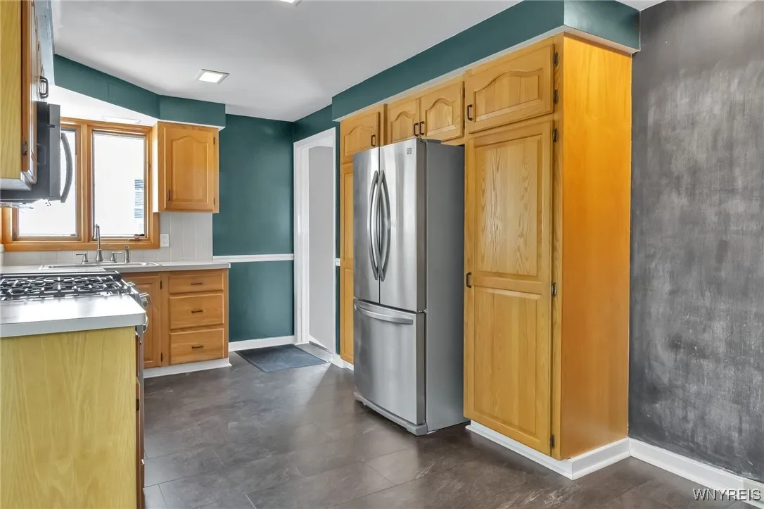 152 Burmon Drive, Orchard Park, New York 14127, Orchard Park, New York 14127, 3 Bedrooms Bedrooms, 5 Rooms Rooms,1 BathroomBathrooms,Residential,For Sale,152 Burmon Drive, Orchard Park, New York 14127,0,B1637932