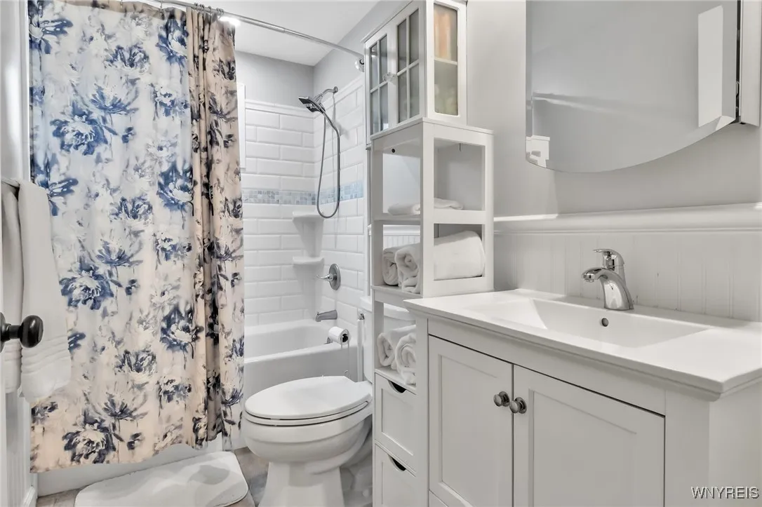 152 Burmon Drive, Orchard Park, New York 14127, Orchard Park, New York 14127, 3 Bedrooms Bedrooms, 5 Rooms Rooms,1 BathroomBathrooms,Residential,For Sale,152 Burmon Drive, Orchard Park, New York 14127,0,B1637932