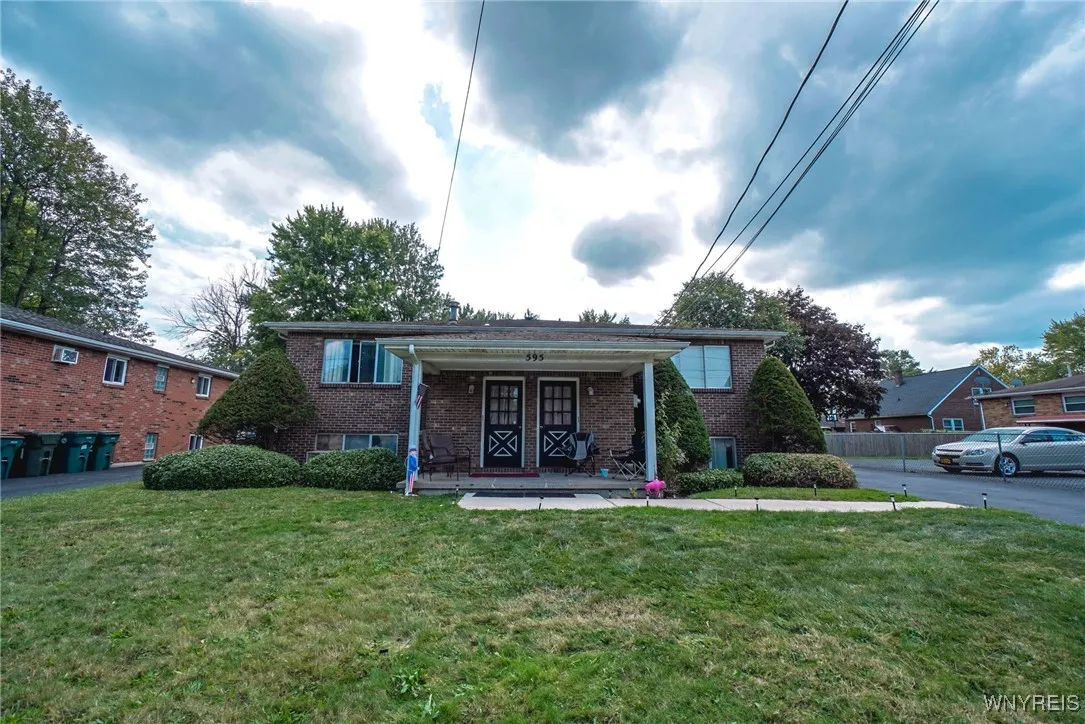 595 East Robinson Street, North Tonawanda, New Yor, North Tonawanda, New York 14120, 9 Bedrooms Bedrooms, ,4 BathroomsBathrooms,Residential,For Sale,595 East Robinson Street, North Tonawanda, New Yor,0,B1637086