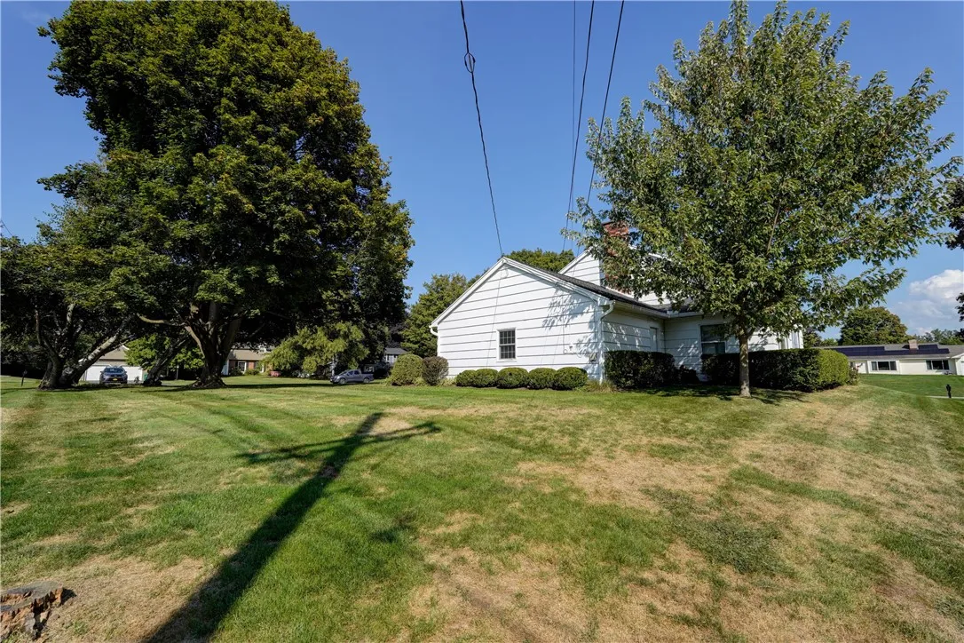 11 Van Cortland Drive, Pittsford, New York 14534, Pittsford, New York 14534, 4 Bedrooms Bedrooms, 8 Rooms Rooms,2 BathroomsBathrooms,Residential,Closed,11 Van Cortland Drive, Pittsford, New York 14534,0,R1625232