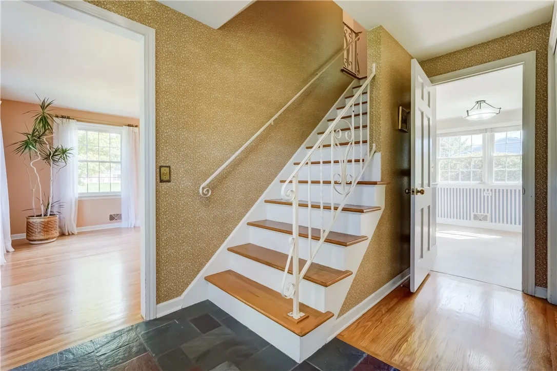 11 Van Cortland Drive, Pittsford, New York 14534, Pittsford, New York 14534, 4 Bedrooms Bedrooms, 8 Rooms Rooms,2 BathroomsBathrooms,Residential,Closed,11 Van Cortland Drive, Pittsford, New York 14534,0,R1625232