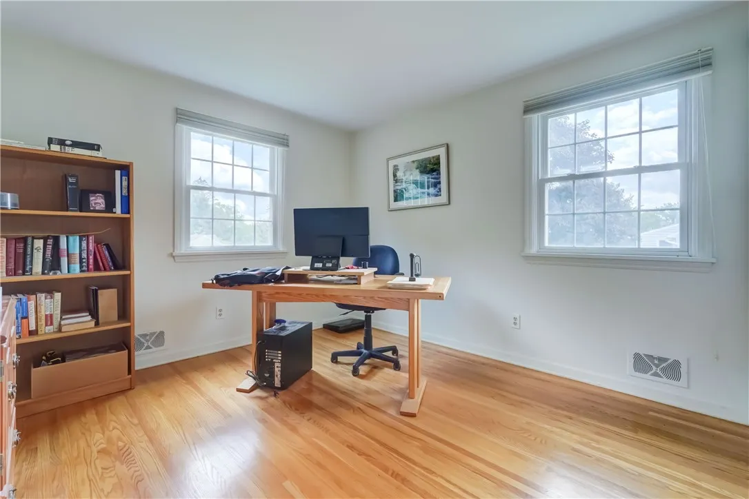 11 Van Cortland Drive, Pittsford, New York 14534, Pittsford, New York 14534, 4 Bedrooms Bedrooms, 8 Rooms Rooms,2 BathroomsBathrooms,Residential,Closed,11 Van Cortland Drive, Pittsford, New York 14534,0,R1625232