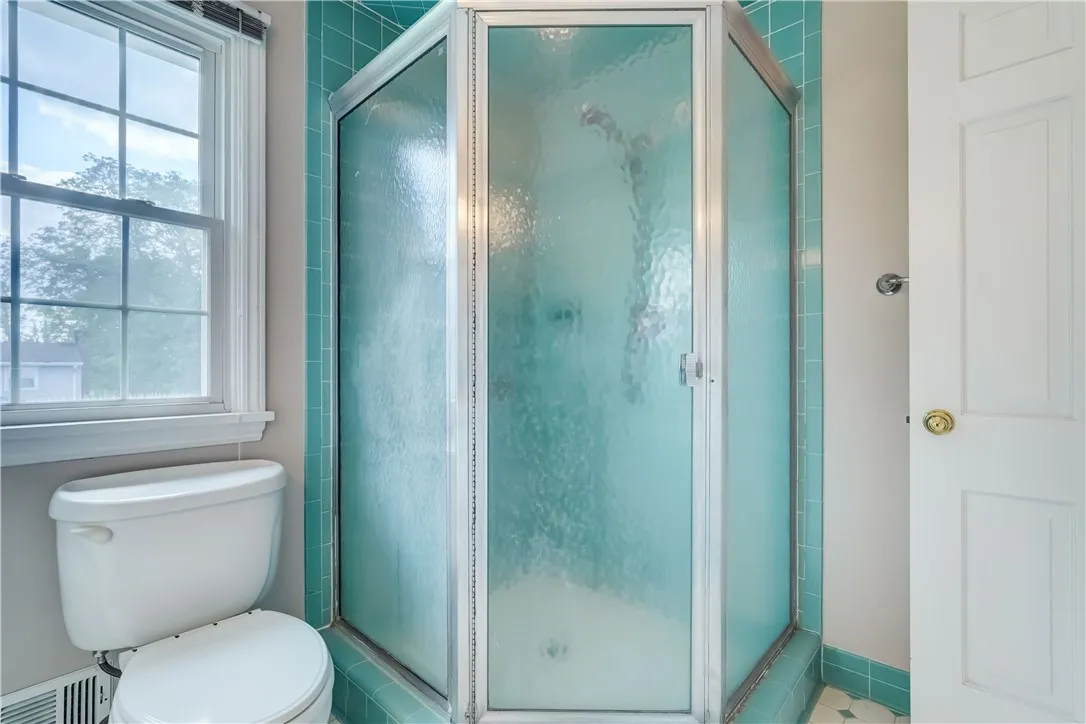 11 Van Cortland Drive, Pittsford, New York 14534, Pittsford, New York 14534, 4 Bedrooms Bedrooms, 8 Rooms Rooms,2 BathroomsBathrooms,Residential,Closed,11 Van Cortland Drive, Pittsford, New York 14534,0,R1625232