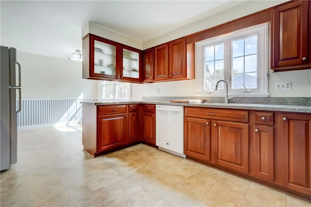 11 Van Cortland Drive, Pittsford, New York 14534, Pittsford, New York 14534, 4 Bedrooms Bedrooms, 8 Rooms Rooms,2 BathroomsBathrooms,Residential,Closed,11 Van Cortland Drive, Pittsford, New York 14534,0,R1625232