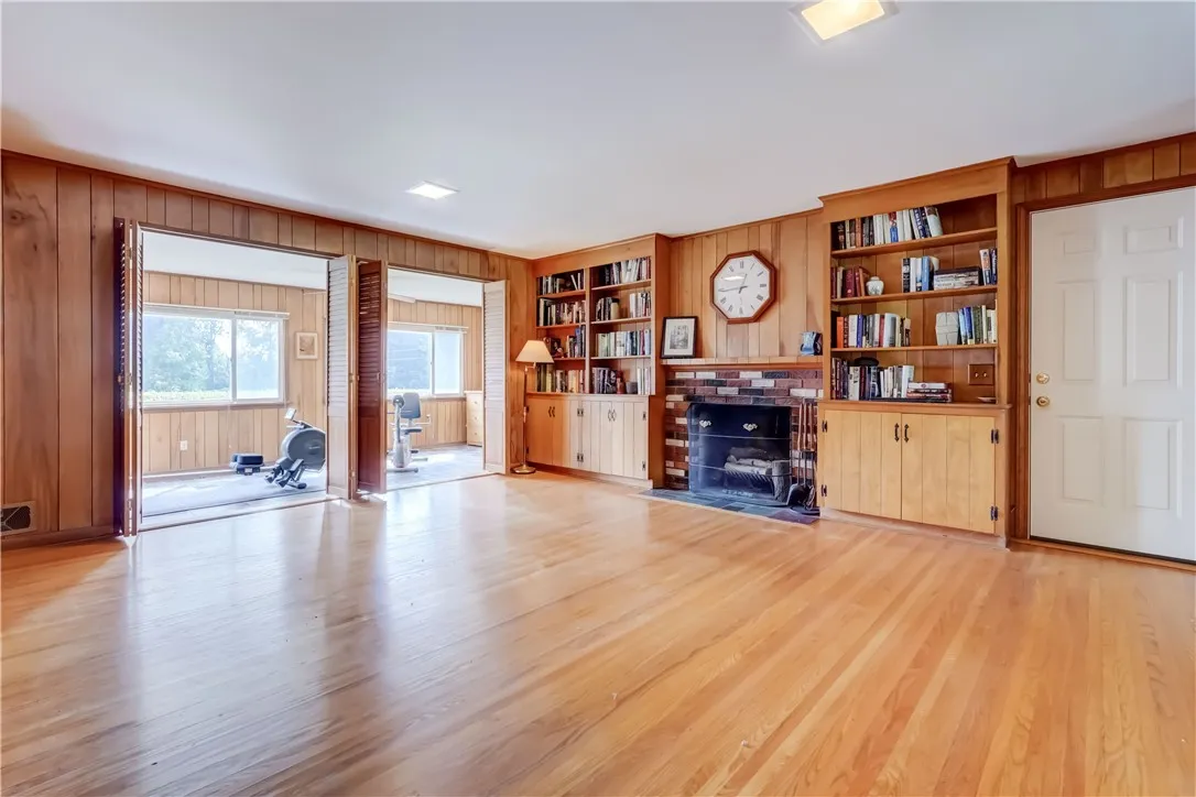 11 Van Cortland Drive, Pittsford, New York 14534, Pittsford, New York 14534, 4 Bedrooms Bedrooms, 8 Rooms Rooms,2 BathroomsBathrooms,Residential,Closed,11 Van Cortland Drive, Pittsford, New York 14534,0,R1625232