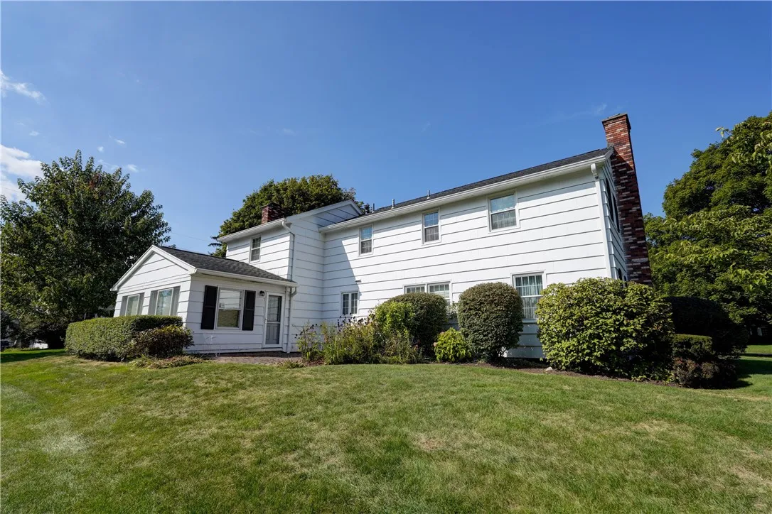 11 Van Cortland Drive, Pittsford, New York 14534, Pittsford, New York 14534, 4 Bedrooms Bedrooms, 8 Rooms Rooms,2 BathroomsBathrooms,Residential,Closed,11 Van Cortland Drive, Pittsford, New York 14534,0,R1625232