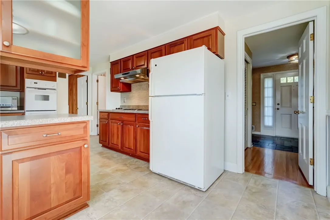 11 Van Cortland Drive, Pittsford, New York 14534, Pittsford, New York 14534, 4 Bedrooms Bedrooms, 8 Rooms Rooms,2 BathroomsBathrooms,Residential,Closed,11 Van Cortland Drive, Pittsford, New York 14534,0,R1625232