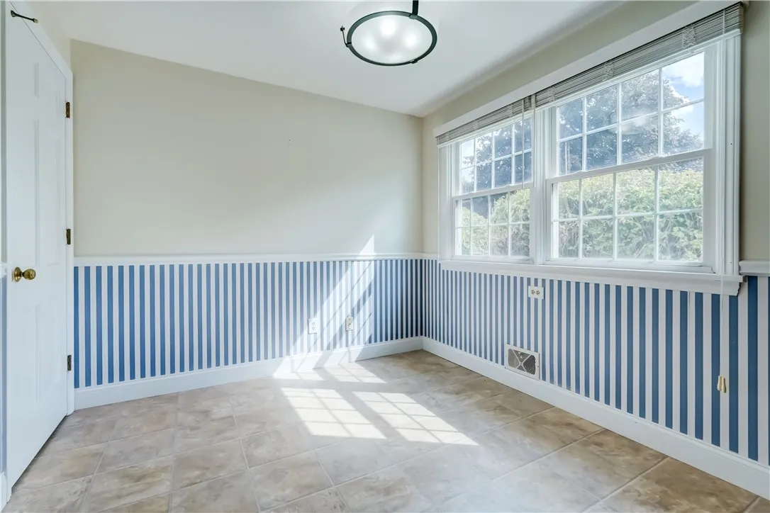 11 Van Cortland Drive, Pittsford, New York 14534, Pittsford, New York 14534, 4 Bedrooms Bedrooms, 8 Rooms Rooms,2 BathroomsBathrooms,Residential,Closed,11 Van Cortland Drive, Pittsford, New York 14534,0,R1625232