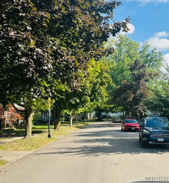 58 Montrose Avenue, Buffalo, New York 14214, Buffalo, New York 14214, 3 Bedrooms Bedrooms, 6 Rooms Rooms,1 BathroomBathrooms,Residential Lease,For Rent,58 Montrose Avenue, Buffalo, New York 14214,0,B1638105