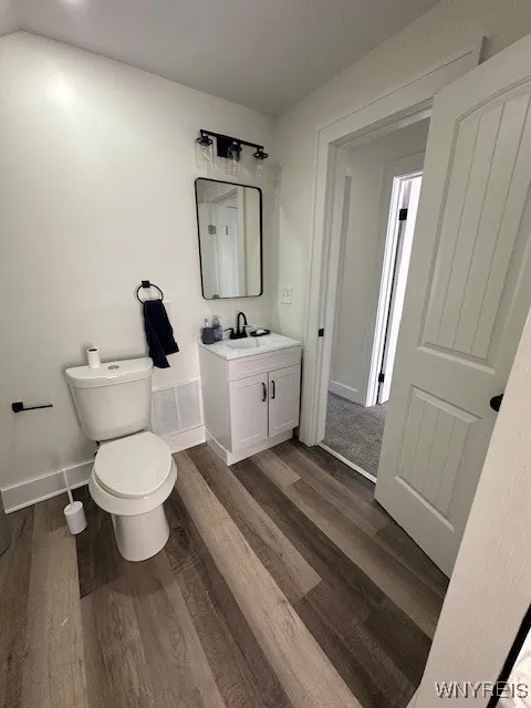 58 Montrose Avenue, Buffalo, New York 14214, Buffalo, New York 14214, 3 Bedrooms Bedrooms, 6 Rooms Rooms,1 BathroomBathrooms,Residential Lease,For Rent,58 Montrose Avenue, Buffalo, New York 14214,0,B1638105