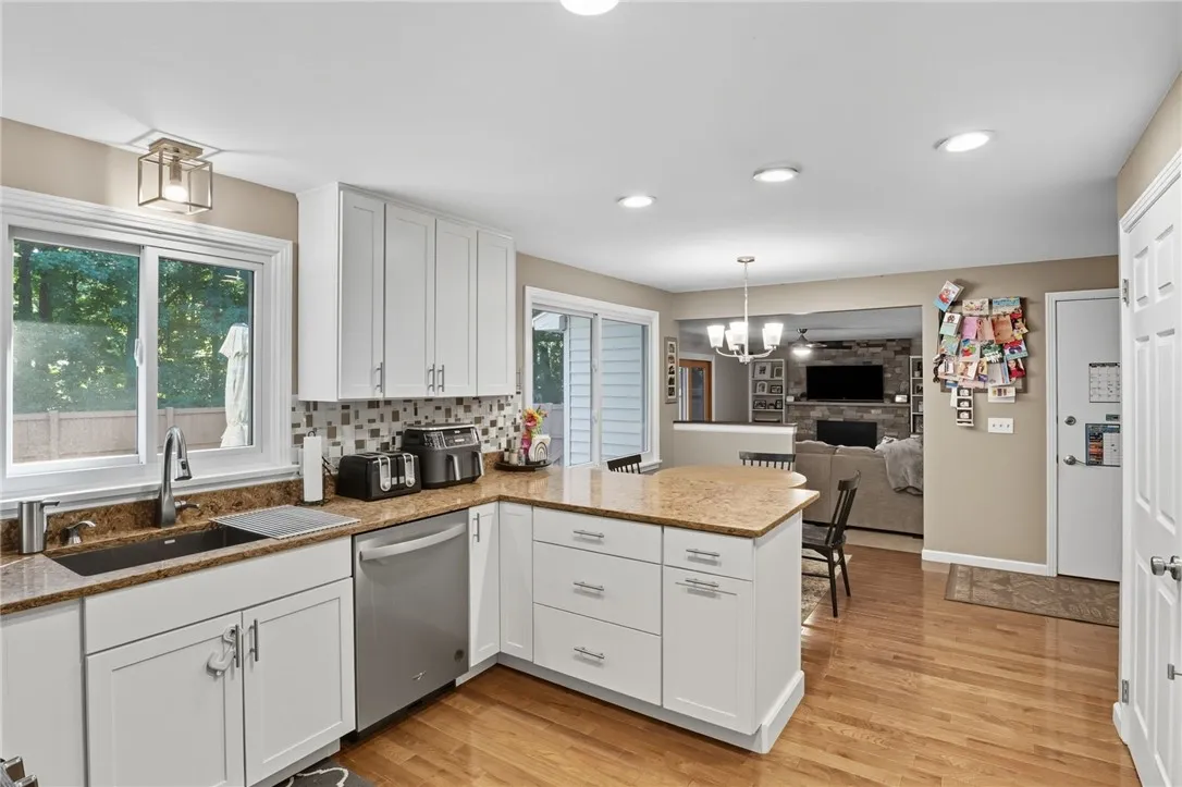 711 Audley, Webster, New York 14580, Webster, New York 14580, 4 Bedrooms Bedrooms, 10 Rooms Rooms,2 BathroomsBathrooms,Residential,For Sale,711 Audley, Webster, New York 14580,0,R1638307