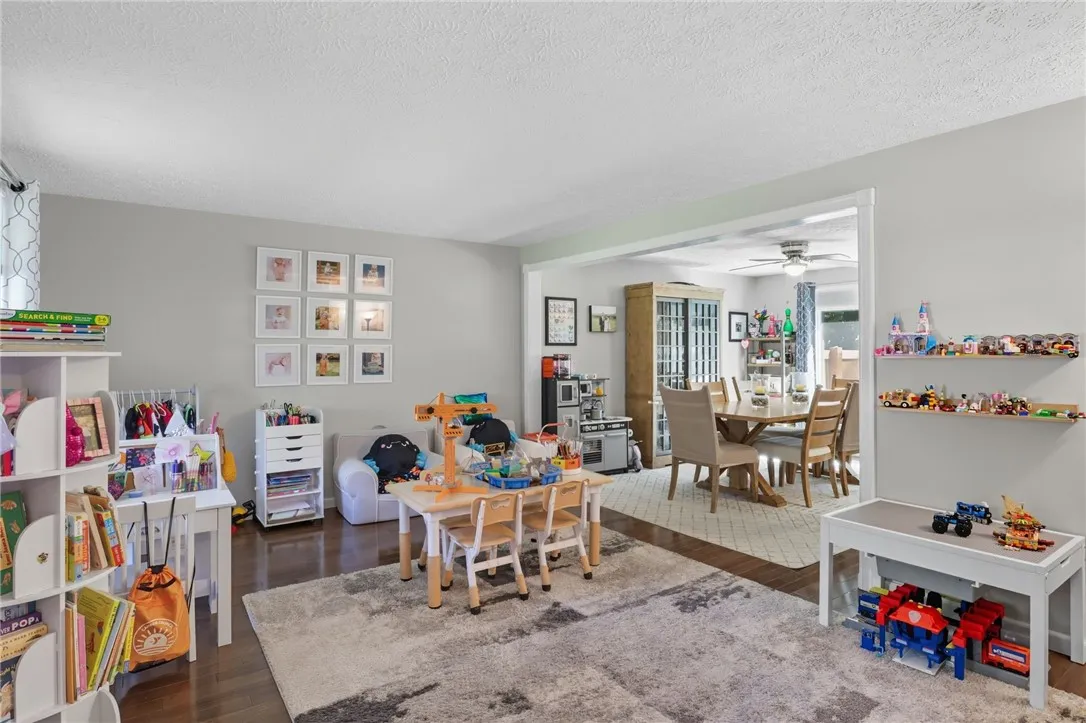 711 Audley, Webster, New York 14580, Webster, New York 14580, 4 Bedrooms Bedrooms, 10 Rooms Rooms,2 BathroomsBathrooms,Residential,For Sale,711 Audley, Webster, New York 14580,0,R1638307