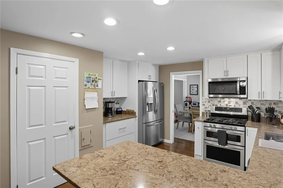 711 Audley, Webster, New York 14580, Webster, New York 14580, 4 Bedrooms Bedrooms, 10 Rooms Rooms,2 BathroomsBathrooms,Residential,For Sale,711 Audley, Webster, New York 14580,0,R1638307