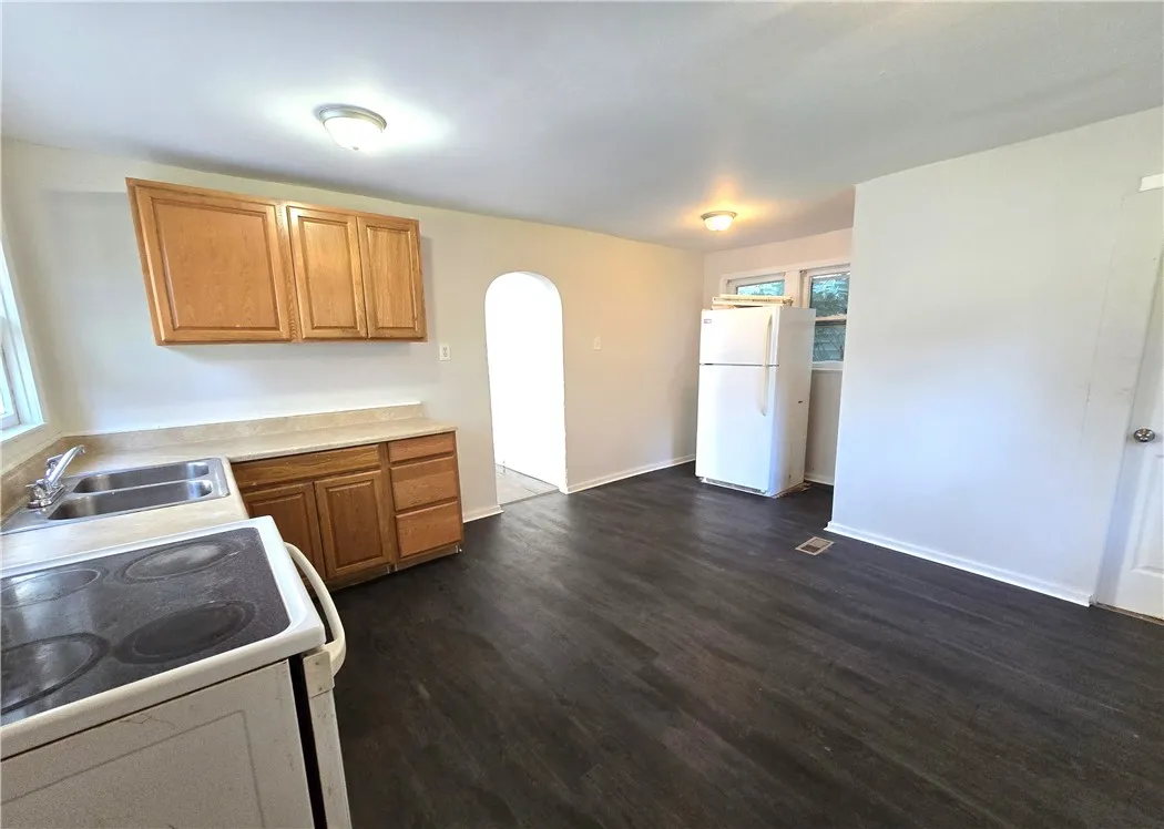 829 Goodman S Street, Rochester, New York 14607, Rochester, New York 14607, 3 Bedrooms Bedrooms, 7 Rooms Rooms,1 BathroomBathrooms,Residential,For Sale,829 Goodman S Street, Rochester, New York 14607,0,R1638291