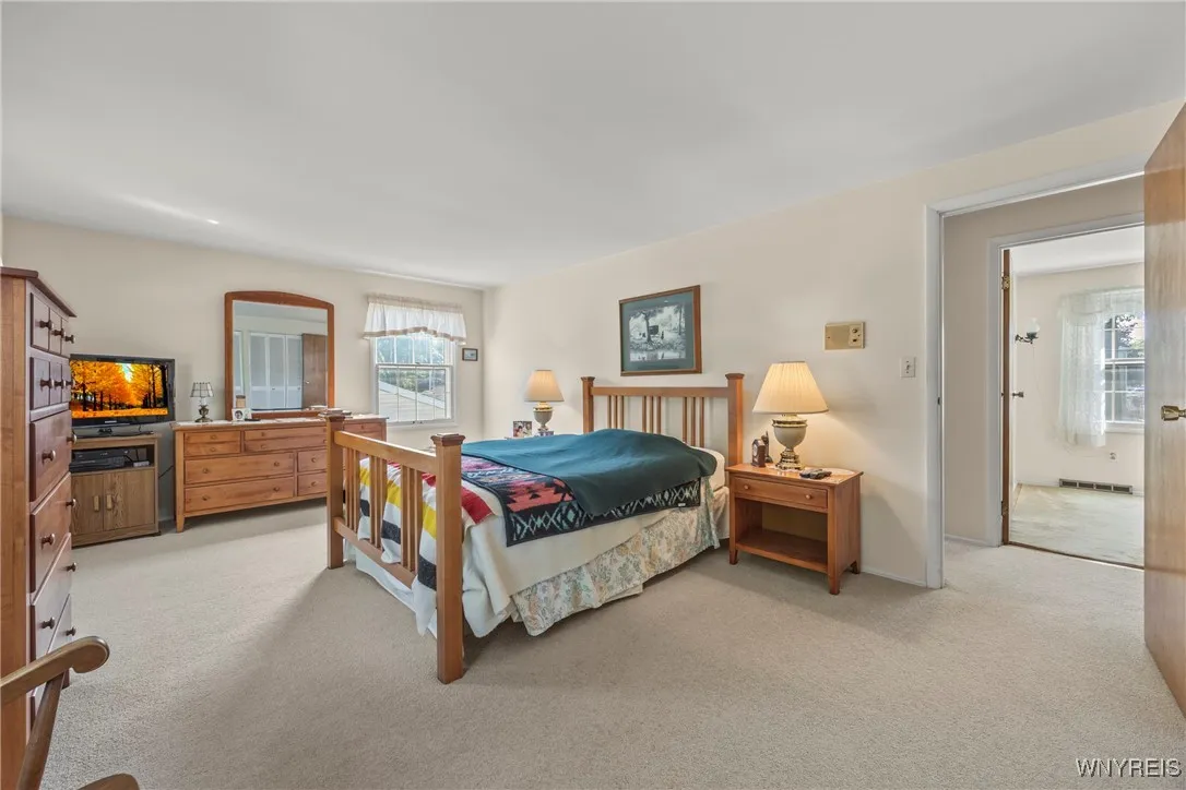 425 Woodward Crescent, West Seneca, New York 14224, West Seneca, New York 14224, 4 Bedrooms Bedrooms, 8 Rooms Rooms,2 BathroomsBathrooms,Residential,For Sale,425 Woodward Crescent, West Seneca, New York 14224,0,B1636992