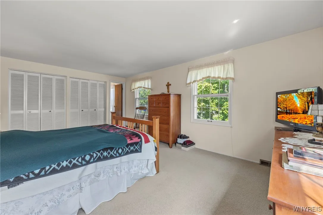 425 Woodward Crescent, West Seneca, New York 14224, West Seneca, New York 14224, 4 Bedrooms Bedrooms, 8 Rooms Rooms,2 BathroomsBathrooms,Residential,For Sale,425 Woodward Crescent, West Seneca, New York 14224,0,B1636992