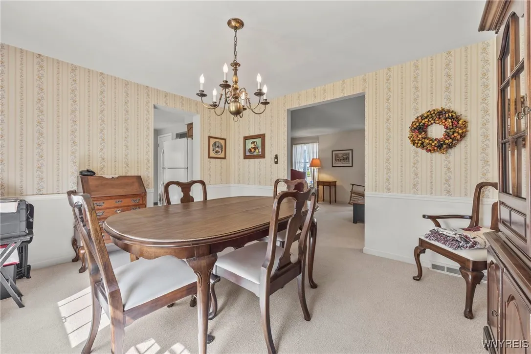 425 Woodward Crescent, West Seneca, New York 14224, West Seneca, New York 14224, 4 Bedrooms Bedrooms, 8 Rooms Rooms,2 BathroomsBathrooms,Residential,For Sale,425 Woodward Crescent, West Seneca, New York 14224,0,B1636992