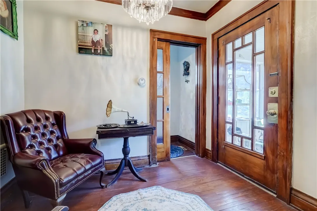 24 Whittier Park, Rochester, New York 14621, Rochester, New York 14621, 2 Bedrooms Bedrooms, 5 Rooms Rooms,1 BathroomBathrooms,Residential,For Sale,24 Whittier Park, Rochester, New York 14621,0,R1638000