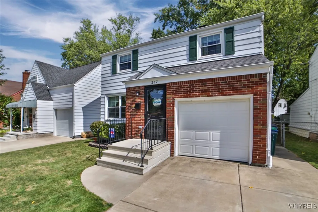 247 Rosedale Boulevard, Amherst, New York 14226, Amherst, New York 14226, 3 Bedrooms Bedrooms, 8 Rooms Rooms,1 BathroomBathrooms,Residential,For Sale,247 Rosedale Boulevard, Amherst, New York 14226,0,B1638356