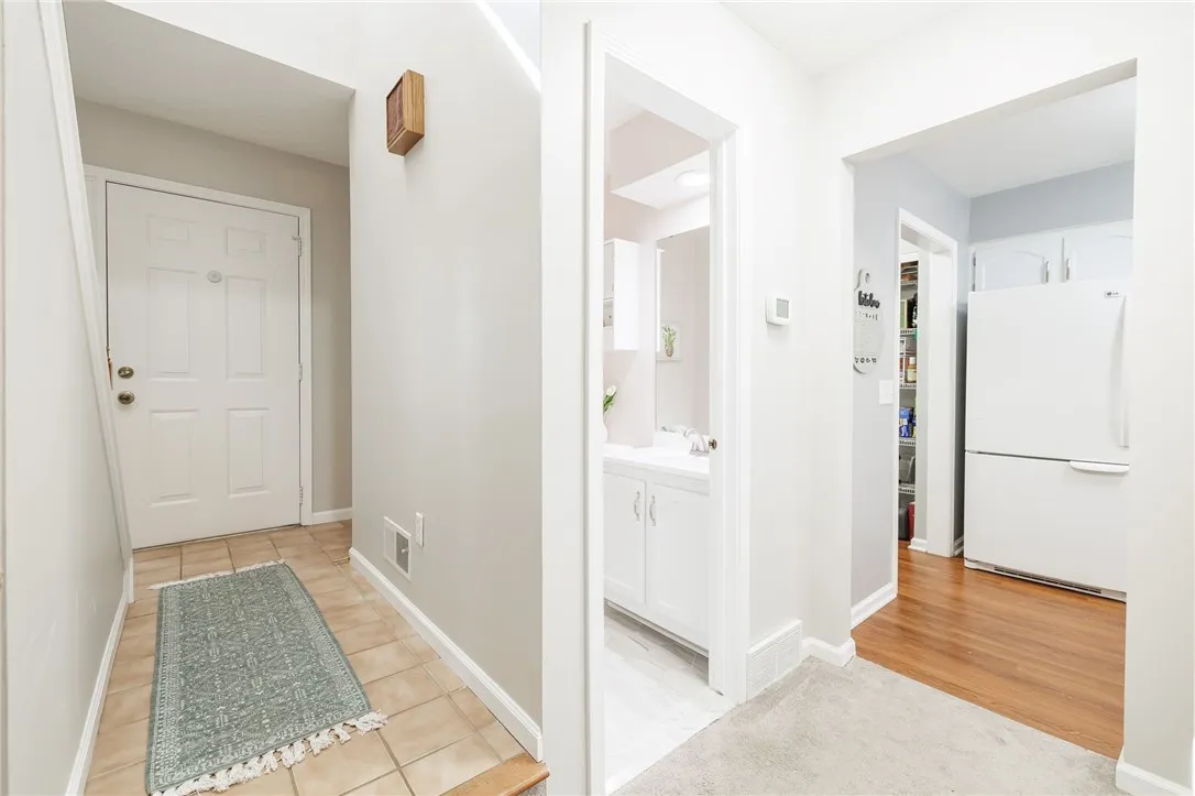 24 Montpelier Circle, Brighton, New York 14618, Brighton, New York 14618, 2 Bedrooms Bedrooms, 5 Rooms Rooms,1 BathroomBathrooms,Residential,For Sale,24 Montpelier Circle, Brighton, New York 14618,0,R1638301