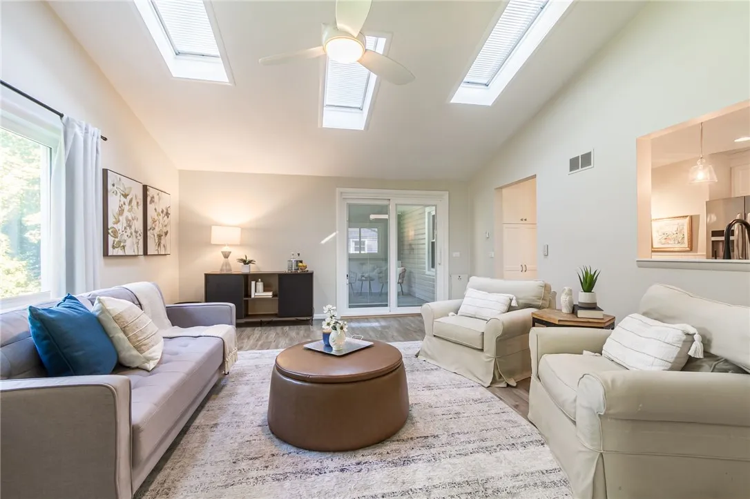 40 Overbrook Road, Pittsford, New York 14618, Pittsford, New York 14618, 3 Bedrooms Bedrooms, 8 Rooms Rooms,2 BathroomsBathrooms,Residential,For Sale,40 Overbrook Road, Pittsford, New York 14618,0,R1637988