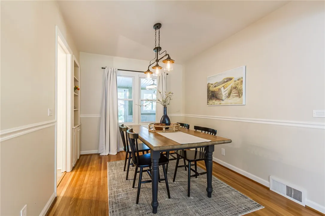 40 Overbrook Road, Pittsford, New York 14618, Pittsford, New York 14618, 3 Bedrooms Bedrooms, 8 Rooms Rooms,2 BathroomsBathrooms,Residential,For Sale,40 Overbrook Road, Pittsford, New York 14618,0,R1637988