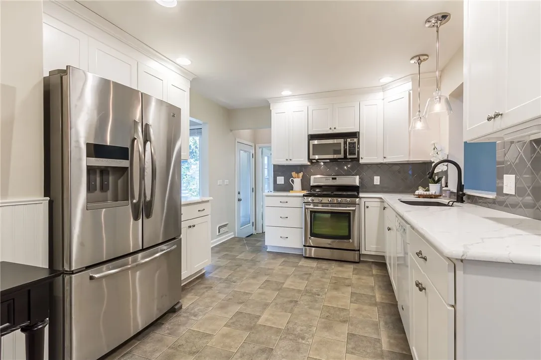 40 Overbrook Road, Pittsford, New York 14618, Pittsford, New York 14618, 3 Bedrooms Bedrooms, 8 Rooms Rooms,2 BathroomsBathrooms,Residential,For Sale,40 Overbrook Road, Pittsford, New York 14618,0,R1637988