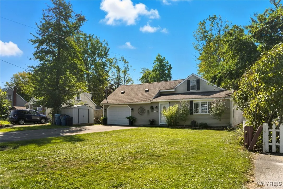 255 Kennedy Avenue, Evans, New York 14006, Evans, New York 14006, 4 Bedrooms Bedrooms, 7 Rooms Rooms,1 BathroomBathrooms,Residential,For Sale,255 Kennedy Avenue, Evans, New York 14006,0,B1638029