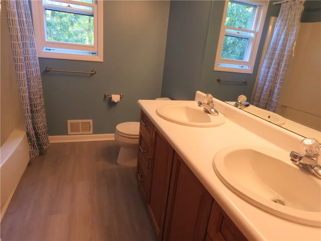 109 Hutchings Road, Ogden, New York 14624, Ogden, New York 14624, 4 Bedrooms Bedrooms, 9 Rooms Rooms,1 BathroomBathrooms,Residential,Closed,109 Hutchings Road, Ogden, New York 14624,0,R1638359