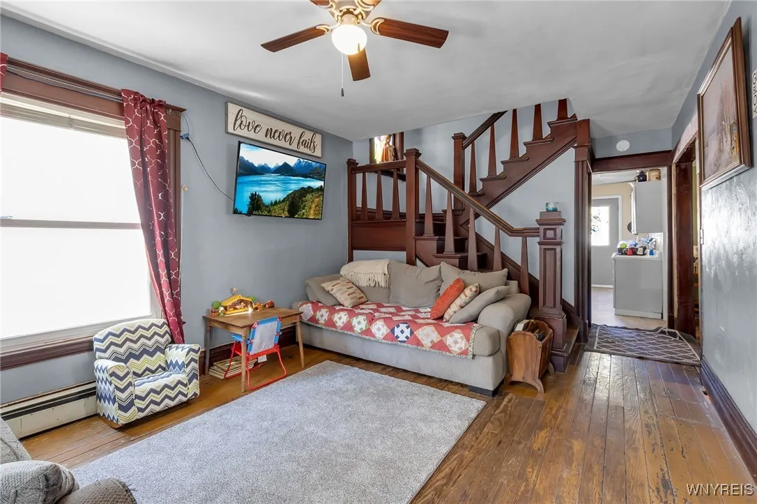 463 East Center Street, Ridgeway, New York 14103, Ridgeway, New York 14103, 4 Bedrooms Bedrooms, 8 Rooms Rooms,2 BathroomsBathrooms,Residential,For Sale,463 East Center Street, Ridgeway, New York 14103,0,B1637527