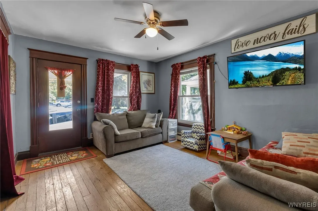 463 East Center Street, Ridgeway, New York 14103, Ridgeway, New York 14103, 4 Bedrooms Bedrooms, 8 Rooms Rooms,2 BathroomsBathrooms,Residential,For Sale,463 East Center Street, Ridgeway, New York 14103,0,B1637527