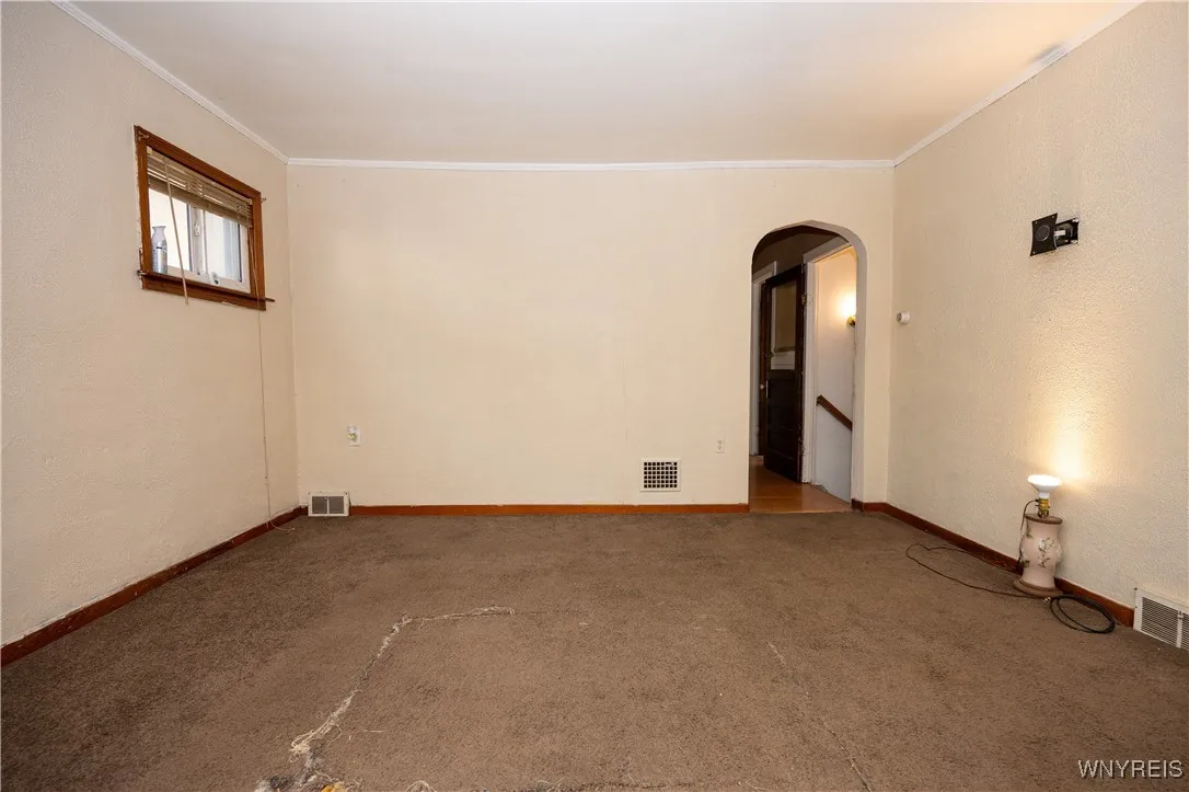 17 Fisher Street, Buffalo, New York 14211, Buffalo, New York 14211, 4 Bedrooms Bedrooms, 7 Rooms Rooms,2 BathroomsBathrooms,Residential,For Sale,17 Fisher Street, Buffalo, New York 14211,0,B1637774