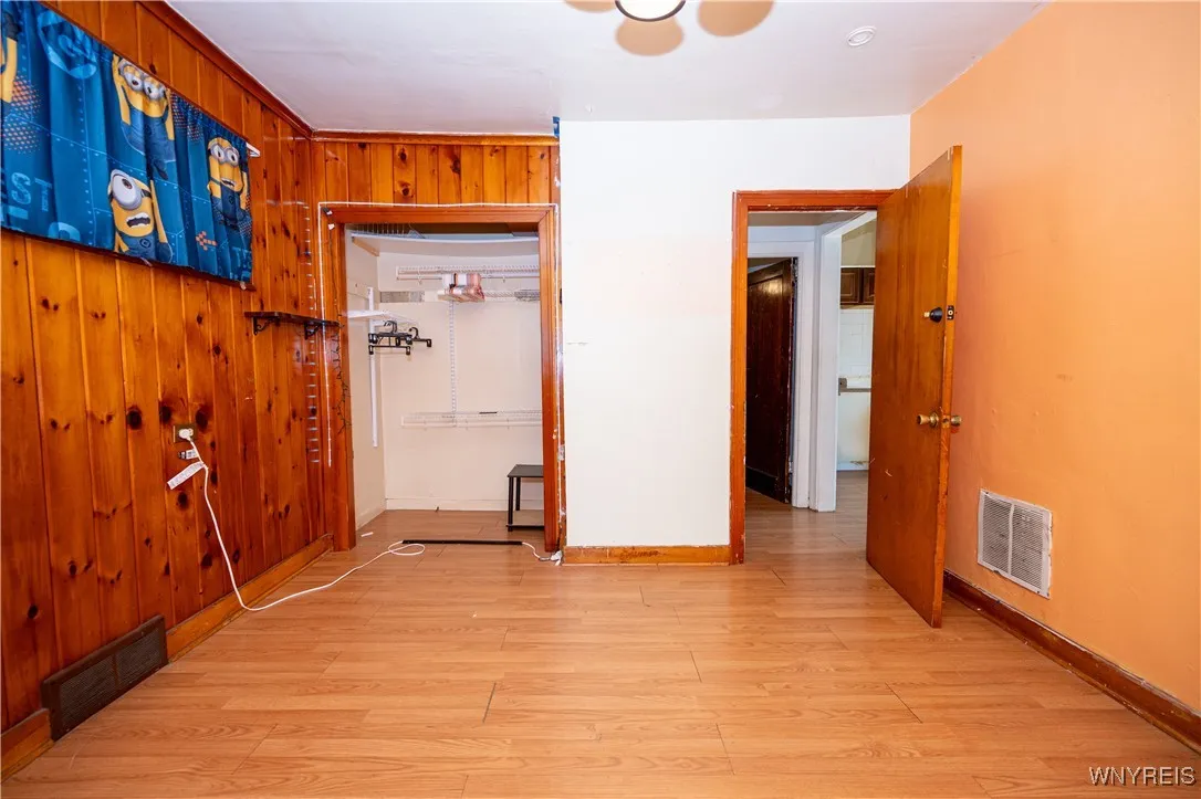 17 Fisher Street, Buffalo, New York 14211, Buffalo, New York 14211, 4 Bedrooms Bedrooms, 7 Rooms Rooms,2 BathroomsBathrooms,Residential,For Sale,17 Fisher Street, Buffalo, New York 14211,0,B1637774