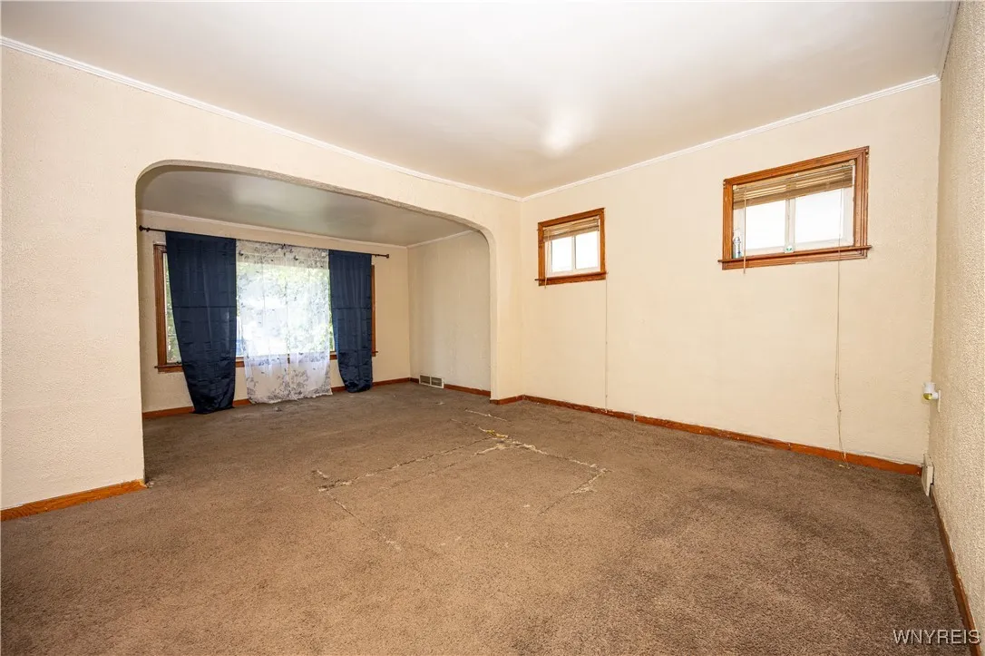 17 Fisher Street, Buffalo, New York 14211, Buffalo, New York 14211, 4 Bedrooms Bedrooms, 7 Rooms Rooms,2 BathroomsBathrooms,Residential,For Sale,17 Fisher Street, Buffalo, New York 14211,0,B1637774