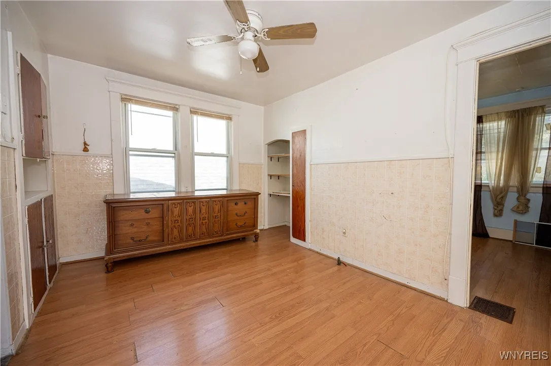 17 Fisher Street, Buffalo, New York 14211, Buffalo, New York 14211, 4 Bedrooms Bedrooms, 7 Rooms Rooms,2 BathroomsBathrooms,Residential,For Sale,17 Fisher Street, Buffalo, New York 14211,0,B1637774