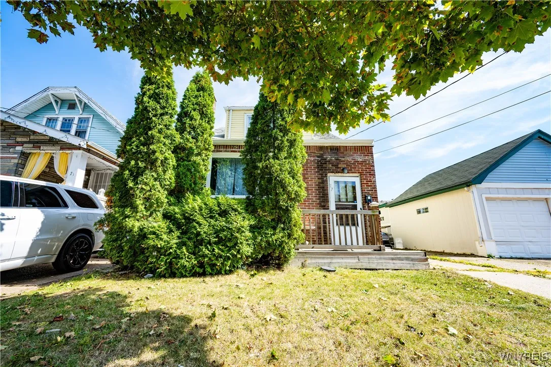 17 Fisher Street, Buffalo, New York 14211, Buffalo, New York 14211, 4 Bedrooms Bedrooms, 7 Rooms Rooms,2 BathroomsBathrooms,Residential,For Sale,17 Fisher Street, Buffalo, New York 14211,0,B1637774