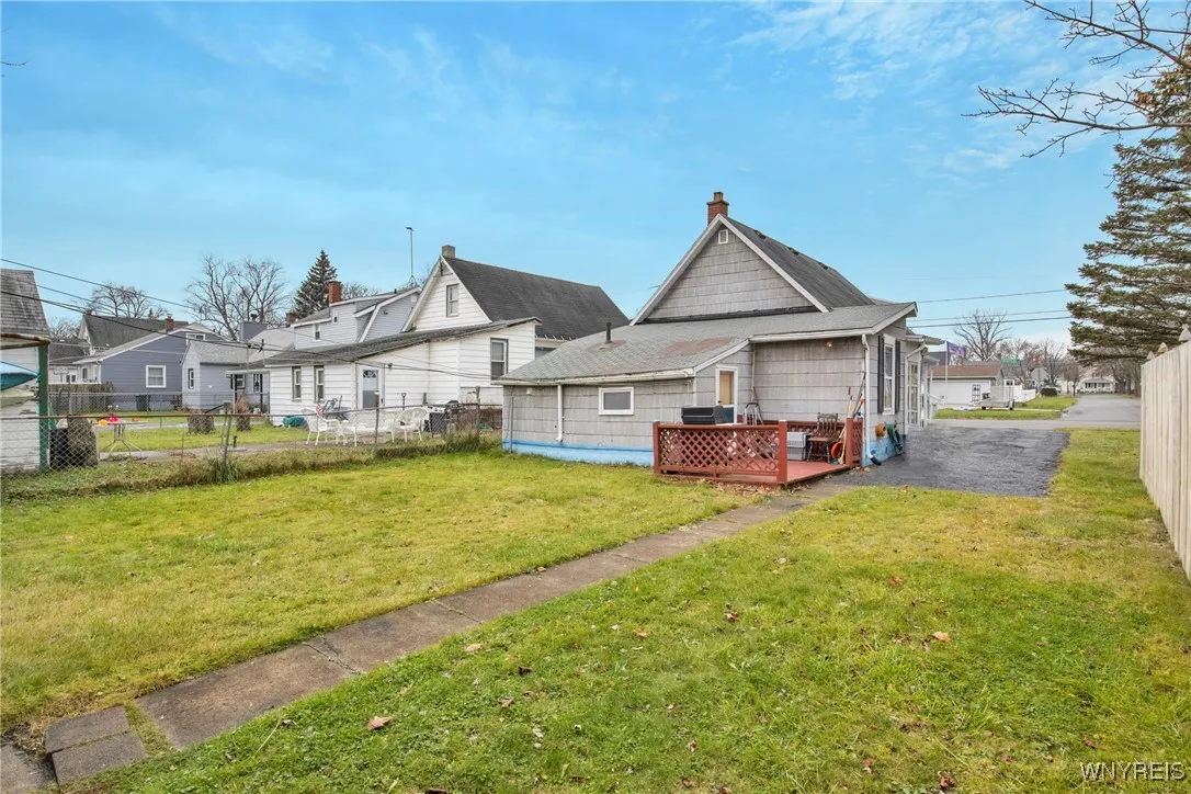 257 Fredericka Street, North Tonawanda, New York 1, North Tonawanda, New York 14120, 2 Bedrooms Bedrooms, 6 Rooms Rooms,1 BathroomBathrooms,Residential,Closed,257 Fredericka Street, North Tonawanda, New York 1,0,B1597555