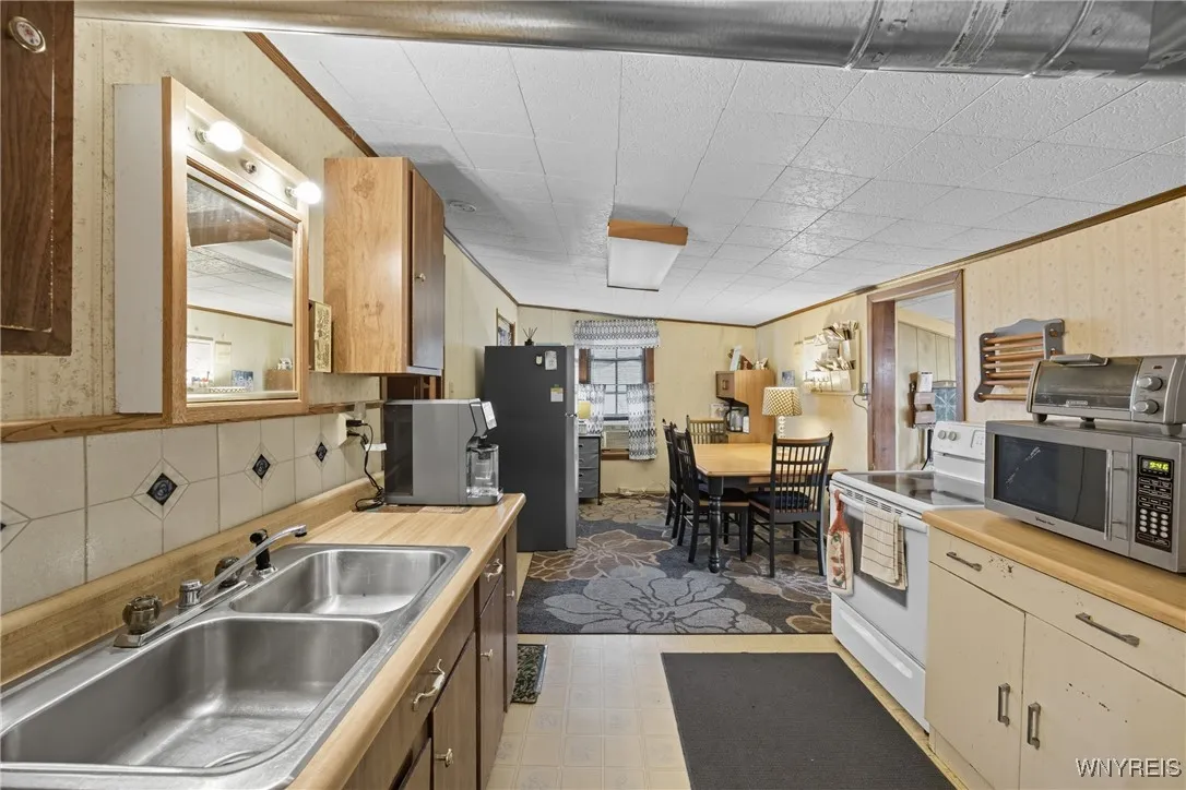 257 Fredericka Street, North Tonawanda, New York 1, North Tonawanda, New York 14120, 2 Bedrooms Bedrooms, 6 Rooms Rooms,1 BathroomBathrooms,Residential,Closed,257 Fredericka Street, North Tonawanda, New York 1,0,B1597555