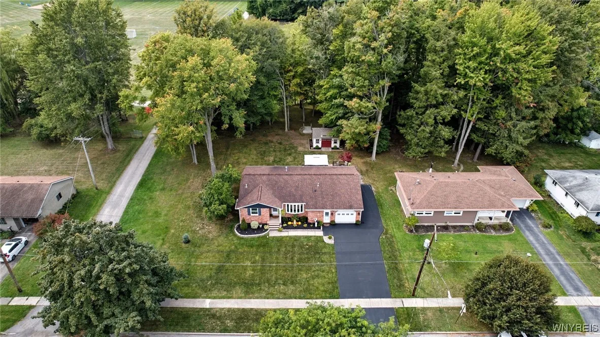 1794 Arlington Drive, Alden, New York 14004, Alden, New York 14004, 3 Bedrooms Bedrooms, 6 Rooms Rooms,1 BathroomBathrooms,Residential,For Sale,1794 Arlington Drive, Alden, New York 14004,0,B1637744