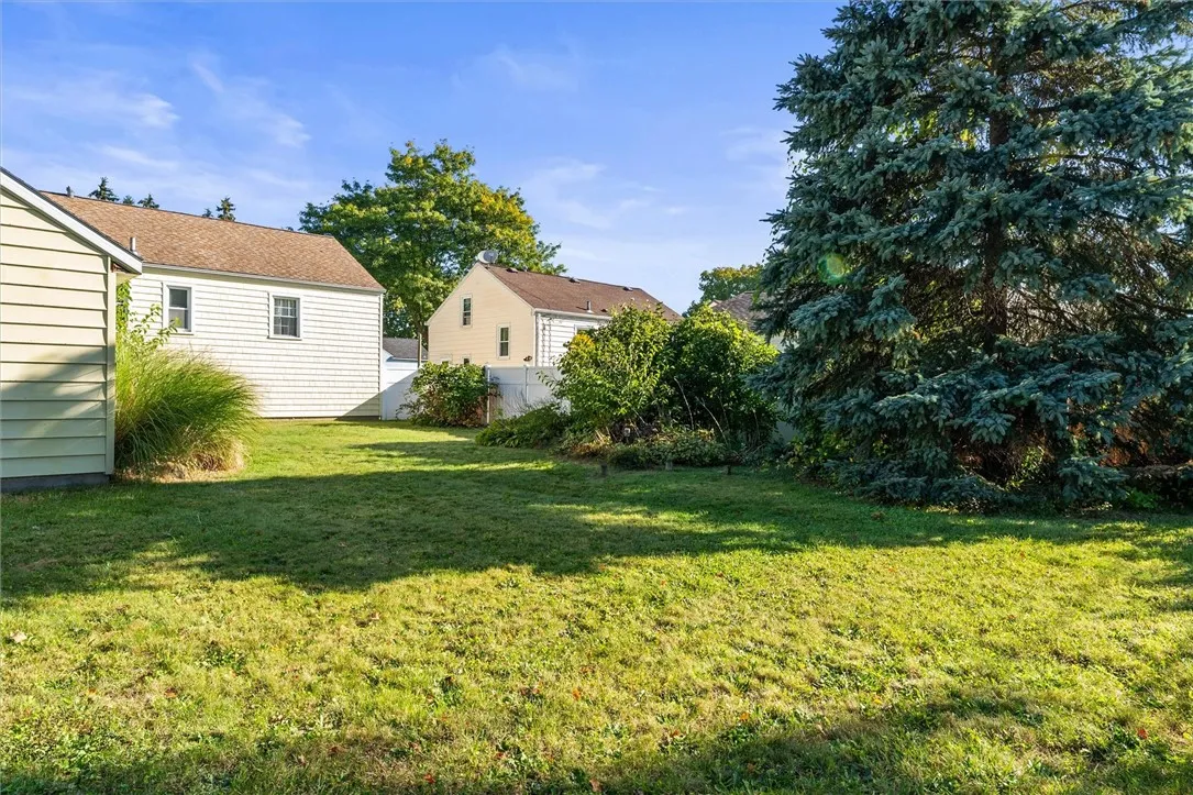 189 Fielding Road, Greece, New York 14626, Greece, New York 14626, 4 Bedrooms Bedrooms, 7 Rooms Rooms,1 BathroomBathrooms,Residential,Closed,189 Fielding Road, Greece, New York 14626,0,R1638361