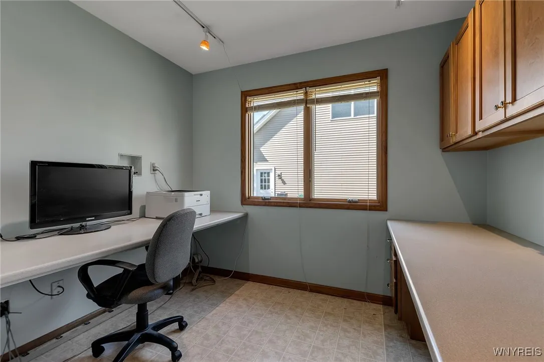 Office Space with laundry hookups