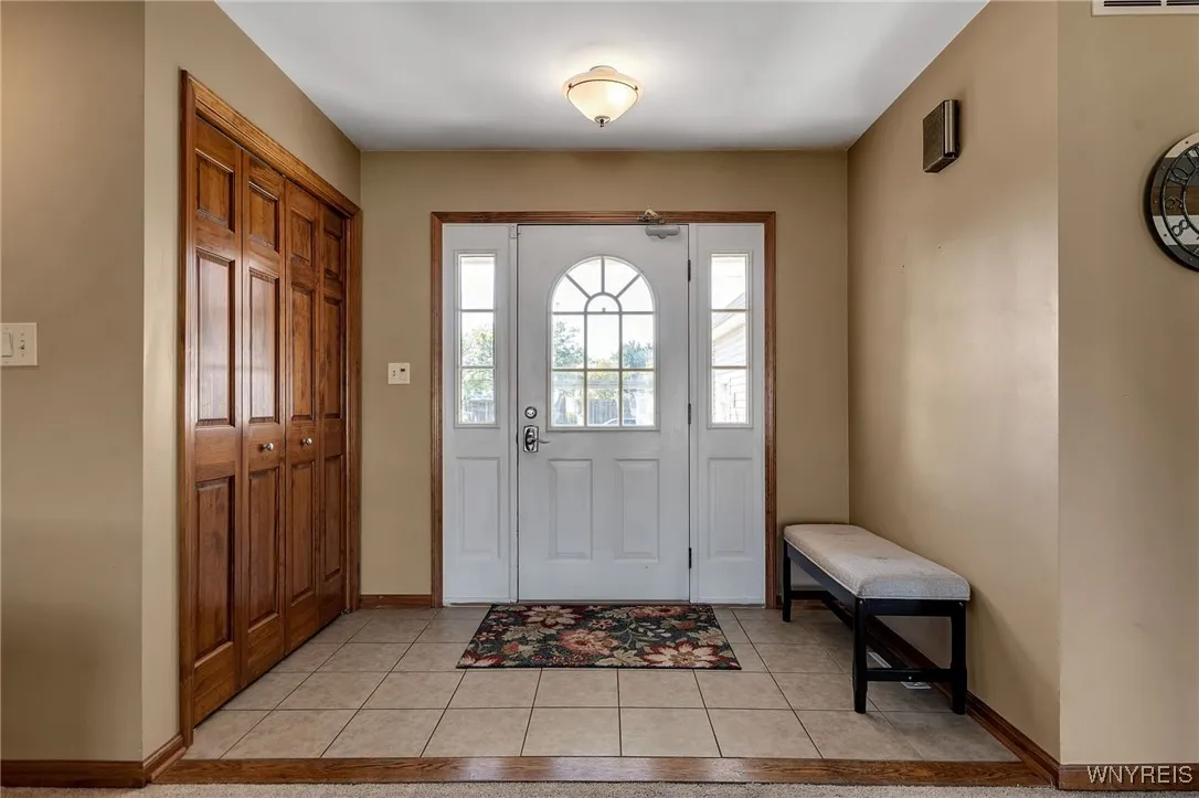 Entry/Foyer