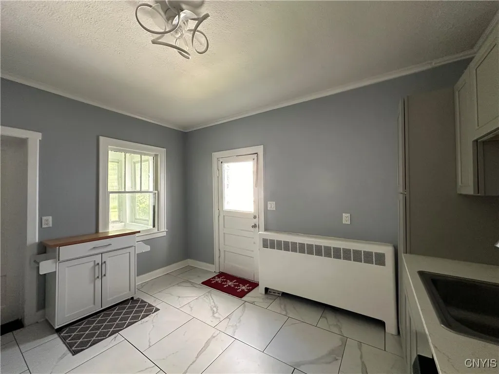 402 2nd Street, Geddes, New York 13209, Geddes, New York 13209, 3 Bedrooms Bedrooms, 6 Rooms Rooms,1 BathroomBathrooms,Residential Lease,For Rent,402 2nd Street, Geddes, New York 13209,0,S1638381