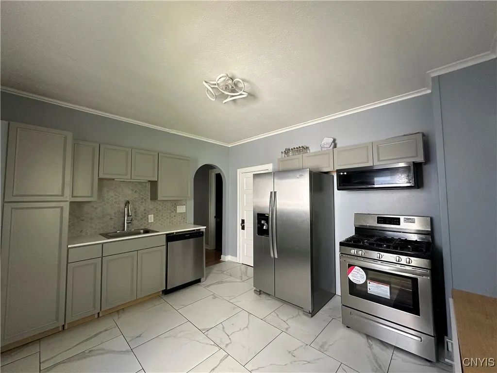 402 2nd Street, Geddes, New York 13209, Geddes, New York 13209, 3 Bedrooms Bedrooms, 6 Rooms Rooms,1 BathroomBathrooms,Residential Lease,For Rent,402 2nd Street, Geddes, New York 13209,0,S1638381