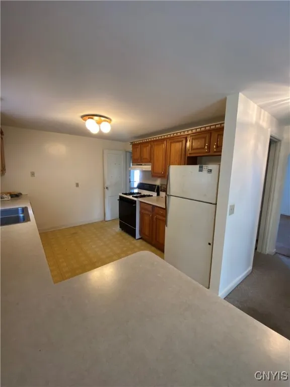 6 Hilltop, New Hartford, New York 13413, New Hartford, New York 13413, 2 Bedrooms Bedrooms, 6 Rooms Rooms,1 BathroomBathrooms,Residential,For Sale,6 Hilltop, New Hartford, New York 13413,0,S1638404