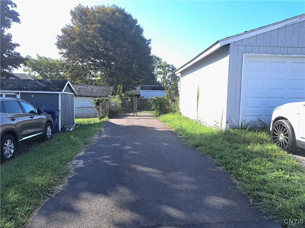 This is the driveway entrance off Tyson Place