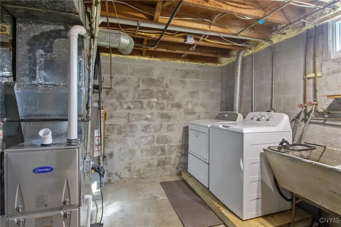 Newer furnace, and washer/dryer which convey with the sale!