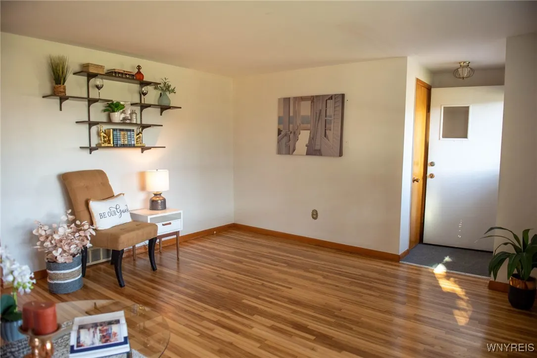 4328 Oakwood Avenue, Hamburg, New York 14219, Hamburg, New York 14219, 3 Bedrooms Bedrooms, 6 Rooms Rooms,1 BathroomBathrooms,Residential,For Sale,4328 Oakwood Avenue, Hamburg, New York 14219,0,B1638357
