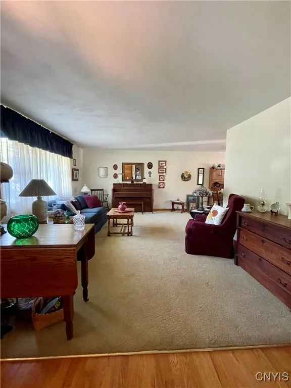 201 Peterson Drive, Camillus, New York 13031, Camillus, New York 13031, 3 Bedrooms Bedrooms, 7 Rooms Rooms,1 BathroomBathrooms,Residential,For Sale,201 Peterson Drive, Camillus, New York 13031,0,S1638351